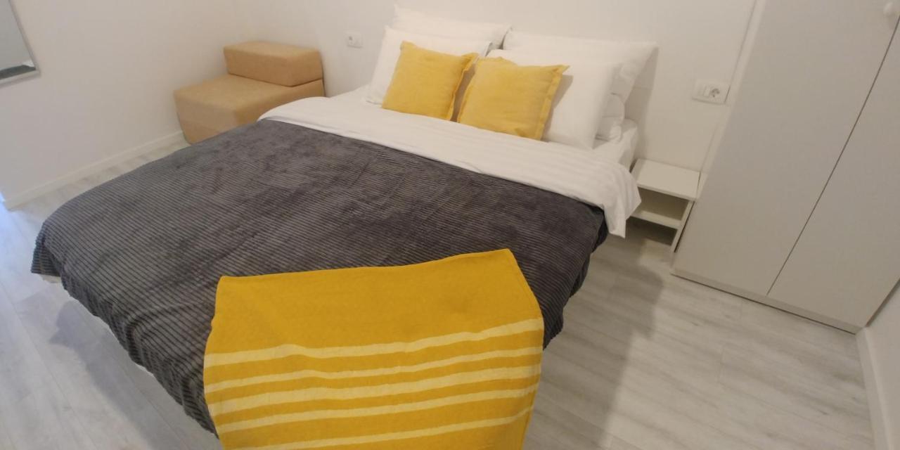 Apartment Secret *